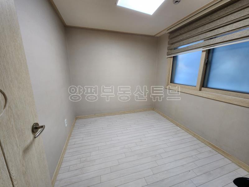 (1.5룸월세) 강조망이 시원한 로얄호수라인 월세입니다_10