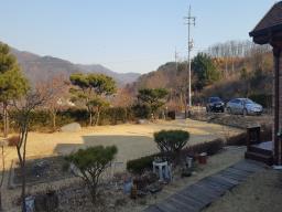 나즈막한 평지에 전망이 탁트인 계곡접한 전원주택입니다._썸네일_5