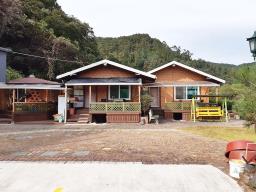 산밑 한적한 곳으로 아신리 땅 넓은  전원주택_썸네일_2