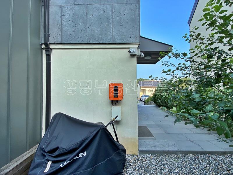 숲으로 둘러쌓은 조용하고 깨끗한 전원마을 내 주택_2