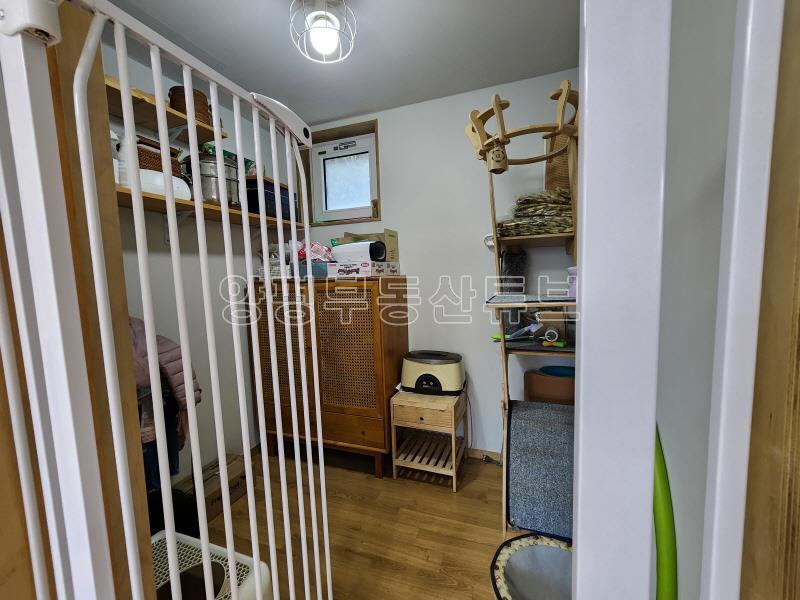 산자락 접한 조용하고 아늑한 곳으로 근거리에 개천이 흐르는 배산임수의 입지_5