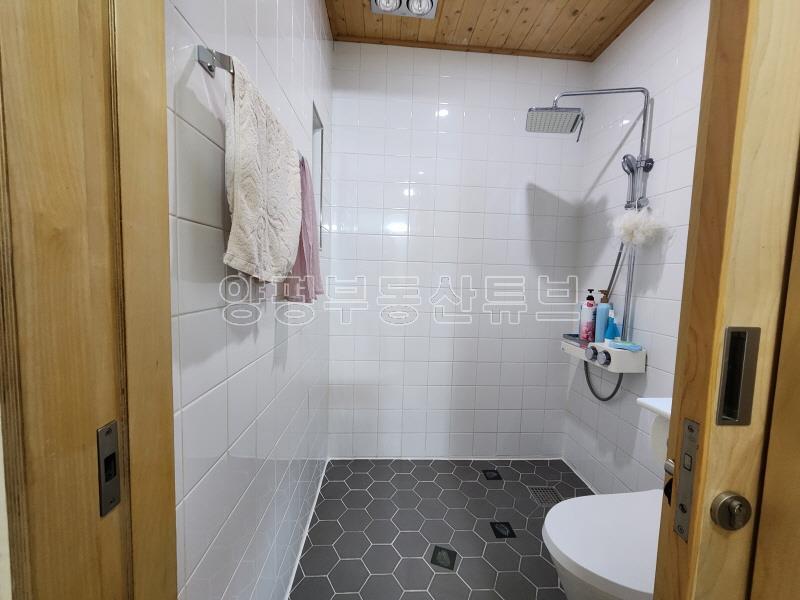 산자락 접한 조용하고 아늑한 곳으로 근거리에 개천이 흐르는 배산임수의 입지_2