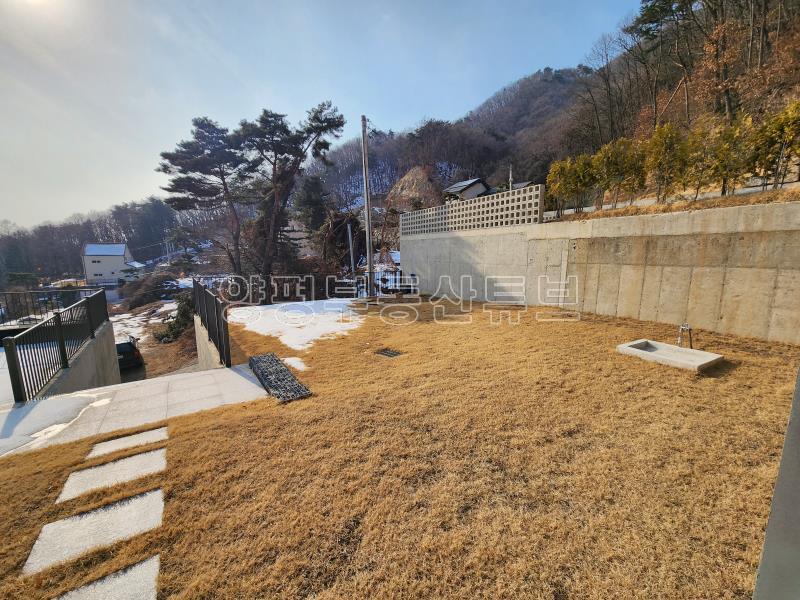 (독채전세) 고급전원단지의 풍광이 아주 일품인 신축전원주택입니다_4
