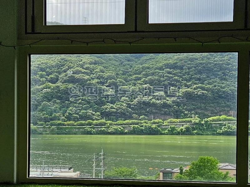 서종IC 2분 거리에 있는 북한강 멋진 전망의 주택 전환 가능한 3층 근생 매매_15