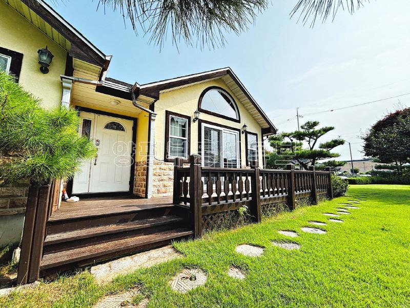 용문초등학교 인근 공도 접하여 땅넓고 정원 잘가꾸어진 예쁜 전원주택_13