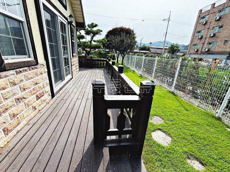 용문초등학교 인근 공도 접하여 땅넓고 정원 잘가꾸어진 예쁜 전원주택_14