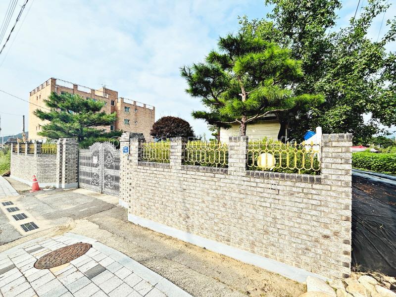 용문초등학교 인근 공도 접하여 땅넓고 정원 잘가꾸어진 예쁜 전원주택_21