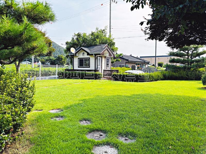용문초등학교 인근 공도 접하여 땅넓고 정원 잘가꾸어진 예쁜 전원주택_24