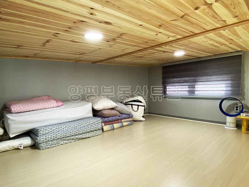 조용하고 한적한 마을의 주말에 평안히 쉴 수 있는 좋은 입지의 전원주택_7