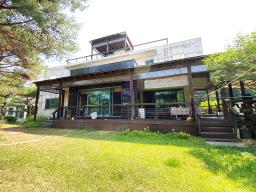 6번국도 접근성 좋은 500평대 넓은 땅과 건물 80여평의  전원주택 매매