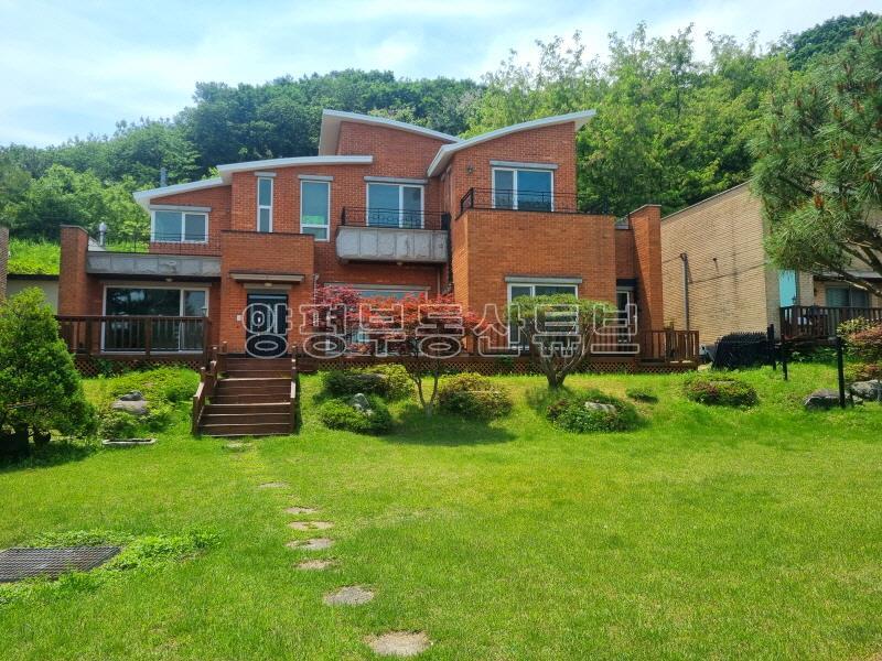 전수리 2차선 접근성 좋고 탁트인 전망에 1.5층씩 내부구조 좋은 전원주택_1