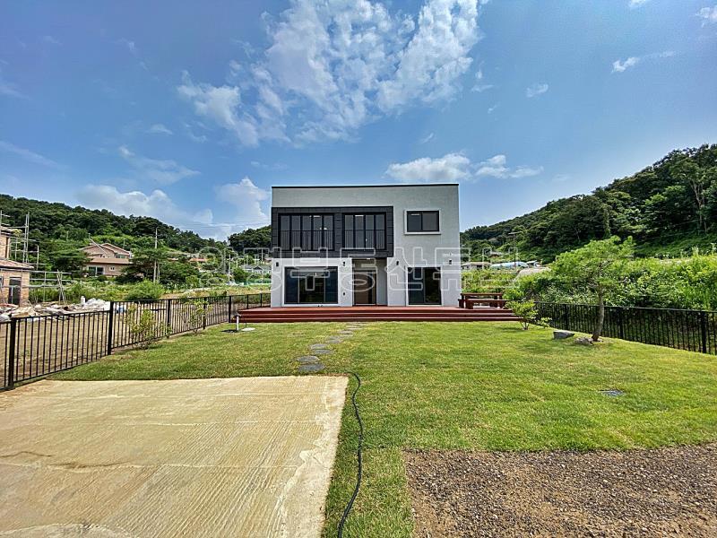 양평시내권에 속한 아늑한 마을의 전망트인 잘지어진 전원주택_1