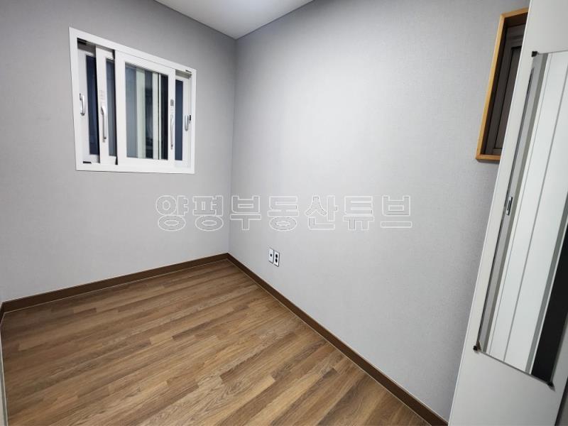 햇살 좋고 전망이 환한 예쁜 집이 많은 단지내 초입에 위치한 전세거주중인 전원주택 매매_4