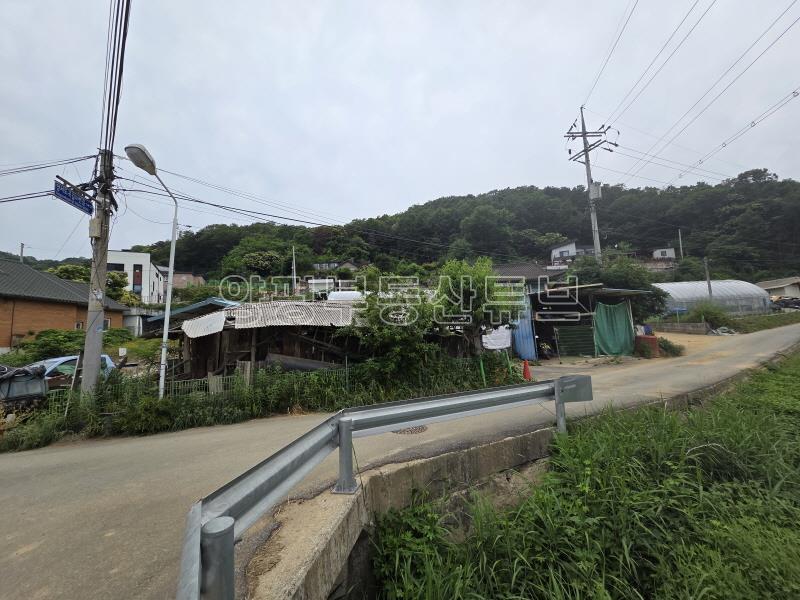 6번국도 접근성 좋은 평안하고 햇살 좋은 마을에 있는 국유지 도로 접한 구옥_16