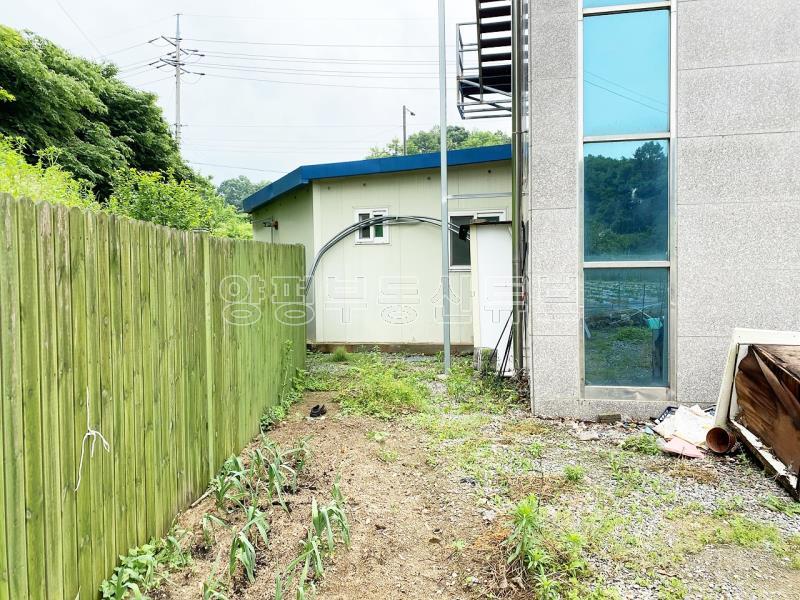 2차선 도로 접근성 좋은 상가건물과 토지_12