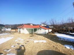 사나사 인근 흐르는 계곡을 앞으로 하고 마을을 뒤로 하는 농가주택_썸네일_21