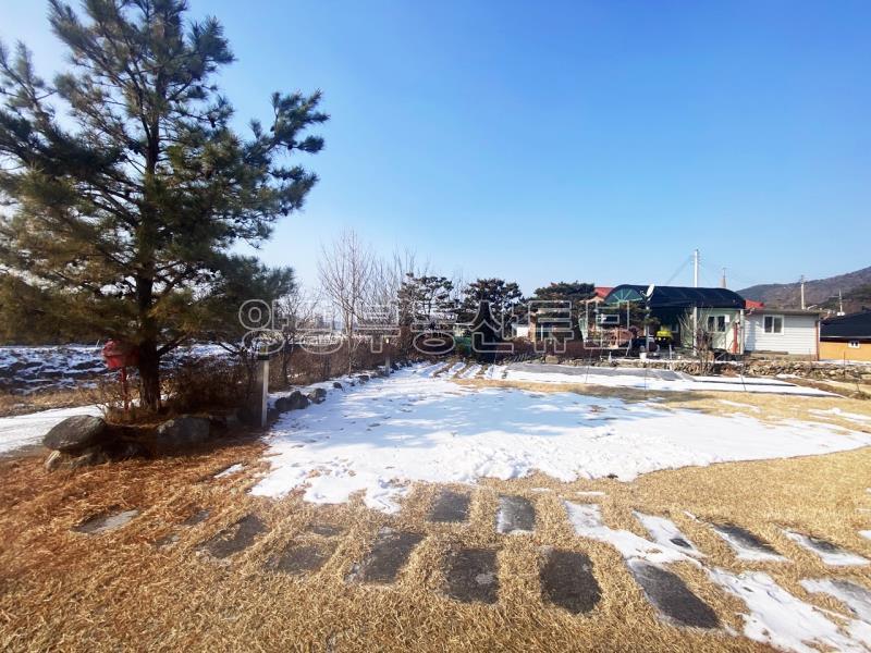 사나사 인근 흐르는 계곡을 앞으로 하고 마을을 뒤로 하는 농가주택_22
