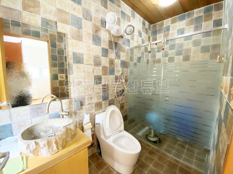 계곡과 숲으로 둘러쌓여 있는 조용하고 아늑한 남향으로 되어 있는 단층 주택 월세가능_13