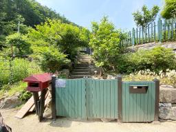 계곡과 숲으로 둘러쌓여 있는 조용하고 아늑한 남향으로 되어 있는 단층 주택 월세가능_썸네일_16