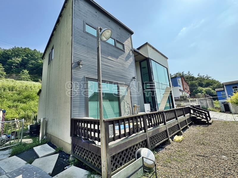 산과 마을이 한눈에 펼쳐지는 멋진 풍경의 저렴한 전원주택_4