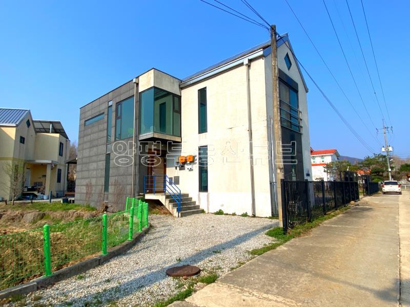 남한강 접근성 좋은 입지에 있는  펜션으로 변경 가능한 전원주택 매매 및 임대_9