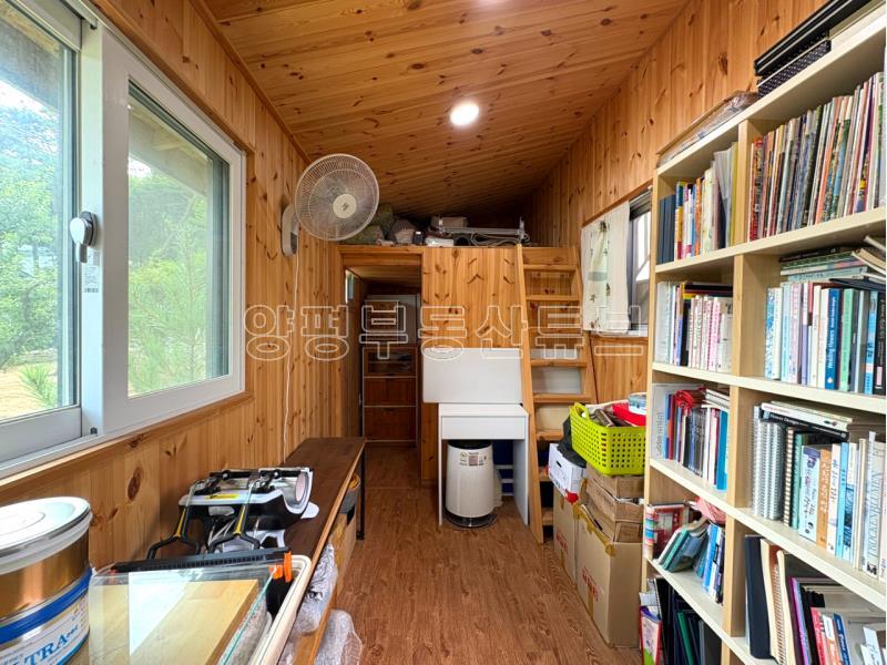 숲속에 한적하고 평안하게 자리하고 있는 철콘으로 잘지은 전원주택_21