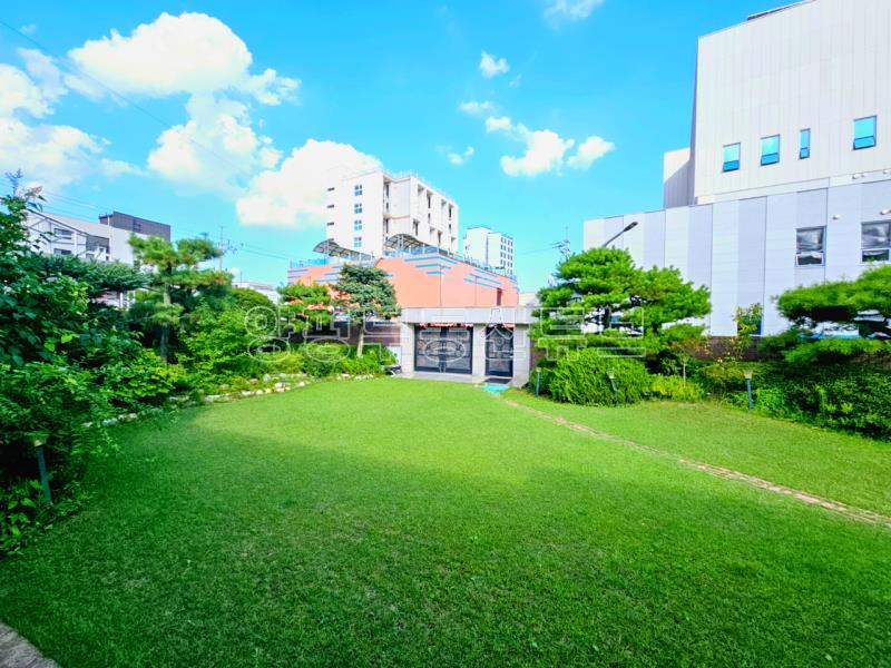 양평시내 양평경찰서 옆 200평대 넓은 땅과 잘 관리된 전원주택_9