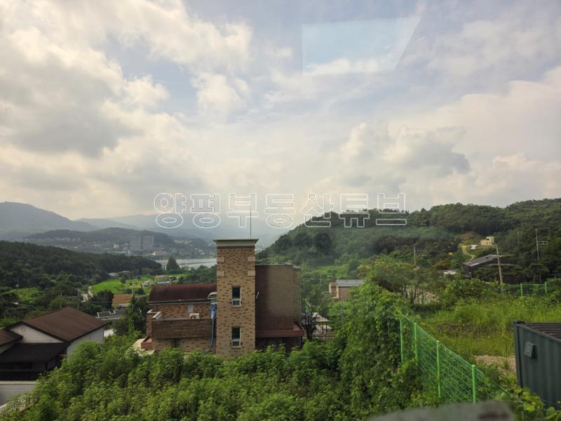 6번국도 근거리에 한강뷰로 멋지게 잘지은 전원주택 전세_23