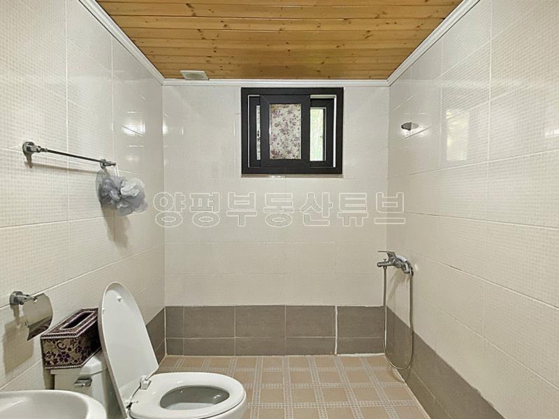 숲으로 둘러앃여 있고 앞은 트여 있어 양평의 아름다움을 한눈에 볼 수 있는 펜션_5