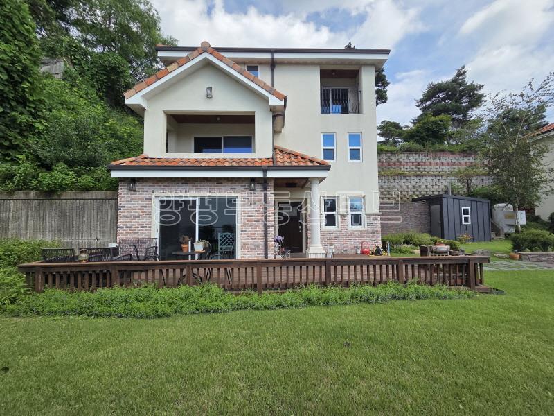 전망좋은 백안리 산자락 아래 예쁘게 잘지은 전원주택_21
