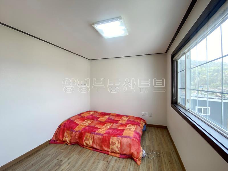 산자락 아래 탁트인 시야에 용문산이 전망 되는 저렴한 가격의 전원주택_12