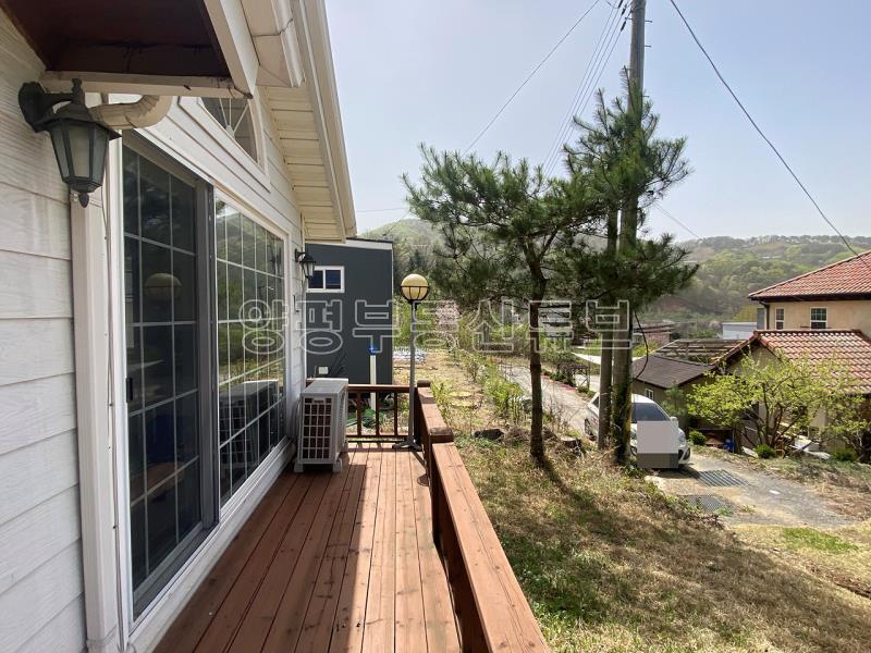 산자락 아래 탁트인 시야에 용문산이 전망 되는 저렴한 가격의 전원주택_15