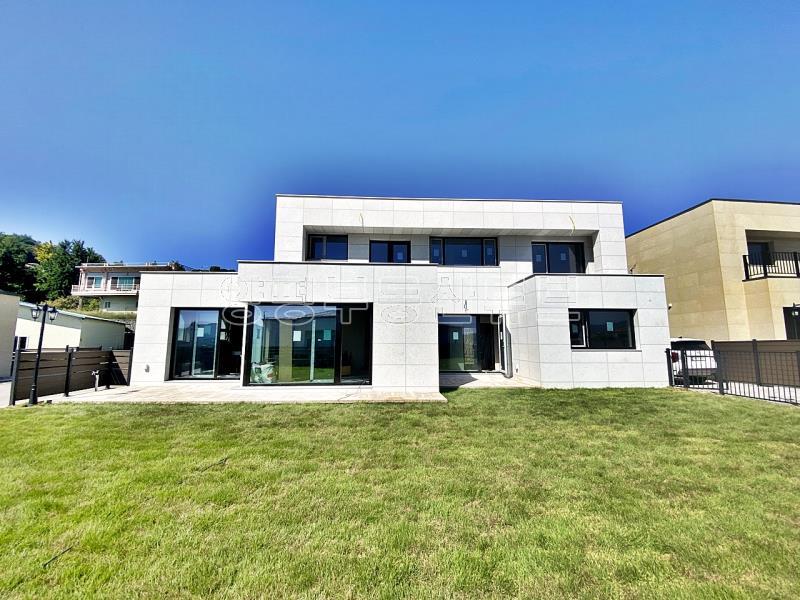 햇살 좋은 동향으로 남한강이 조망되는 신축 전원주택_2