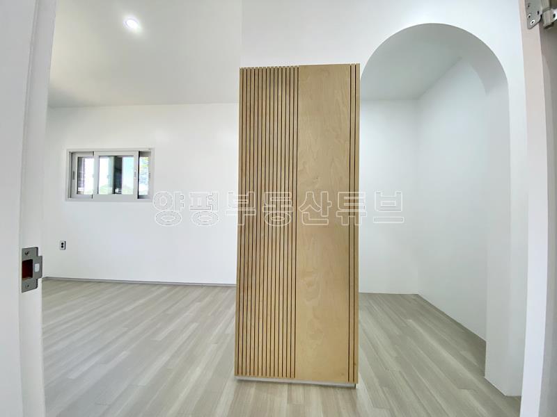 숲으로 둘러쌓인 아늑한 곳에 주말을 힐링할 수 있는 신축 근생 전원주택_10