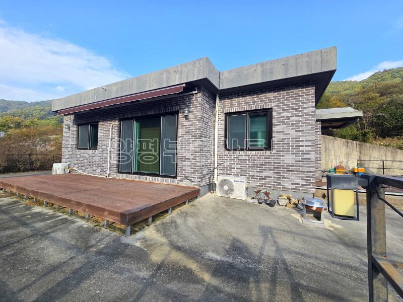 숲으로 둘러쌓인 아늑한 곳에 있는 남동향의 저렴한 전원주택 전세(월세5000/100)_1