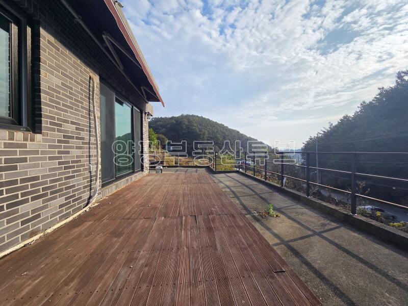 숲으로 둘러쌓인 아늑한 곳에 있는 남동향의 저렴한 전원주택 전세(월세5000/100)_20