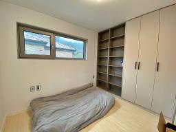 예쁘게 질지은 햇살 좋고 앞이 트여 있고 도로 접근성 좋은 평탄지 전원주택 [전세4.5억]_썸네일_13