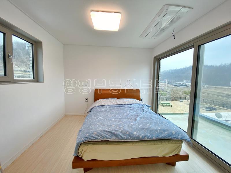 예쁘게 질지은 햇살 좋고 앞이 트여 있고 도로 접근성 좋은 평탄지 전원주택 [전세4.5억]_14