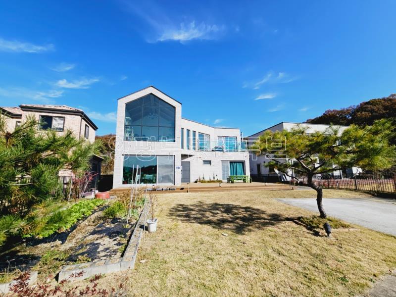 예쁘게 질지은 햇살 좋고 앞이 트여 있고 도로 접근성 좋은 평탄지 전원주택 [전세4.5억]_19