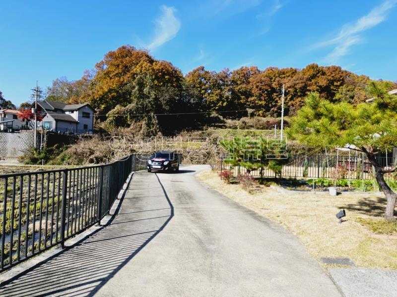 예쁘게 질지은 햇살 좋고 앞이 트여 있고 도로 접근성 좋은 평탄지 전원주택 [전세4.5억]_23