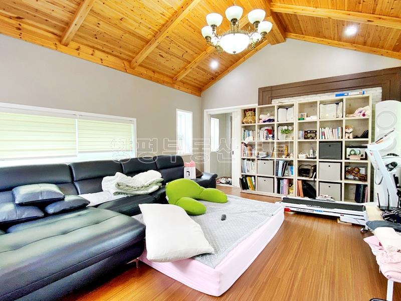 37번 국도 인근이며 양평시내 접근성 좋은 신애리 방5개 다가구형 전원주택 전세 4.5억_4