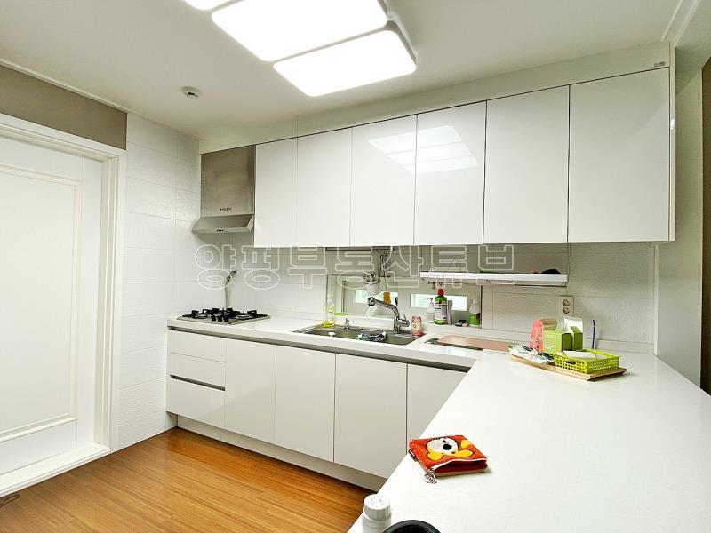 37번 국도 인근이며 양평시내 접근성 좋은 신애리 방5개 다가구형 전원주택 전세 4.5억_5