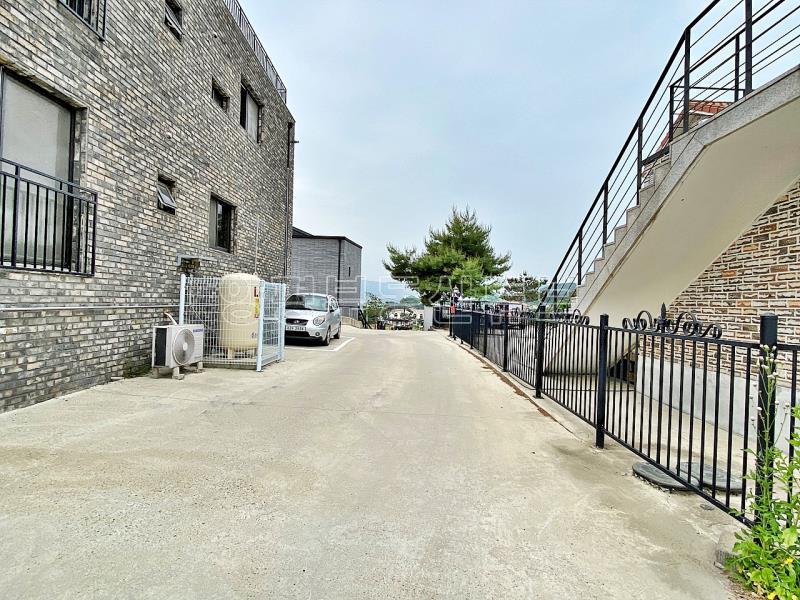 37번 국도 인근이며 양평시내 접근성 좋은 신애리 방5개 다가구형 전원주택 전세 4.5억_12