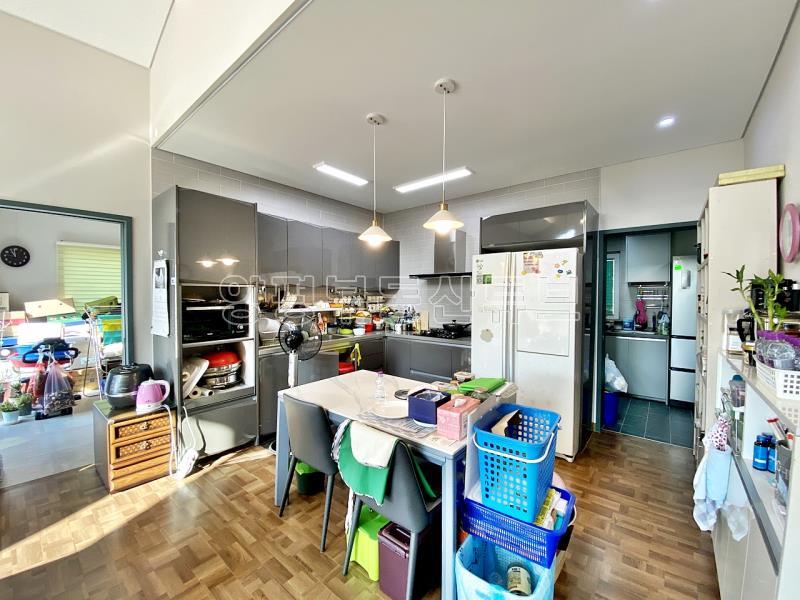 300여평의 넓은 땅에 직영으로 잘지은 단층의 햇살 좋은 전원주택_5