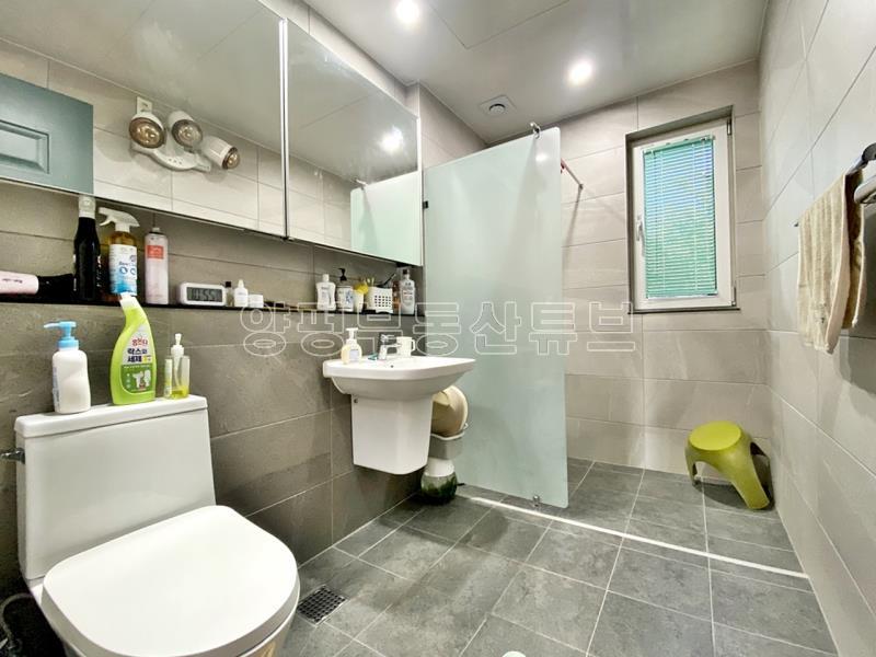 300여평의 넓은 땅에 직영으로 잘지은 단층의 햇살 좋은 전원주택_9