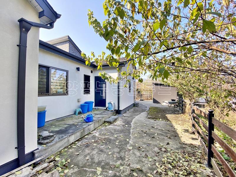 300여평의 넓은 땅에 직영으로 잘지은 단층의 햇살 좋은 전원주택_18