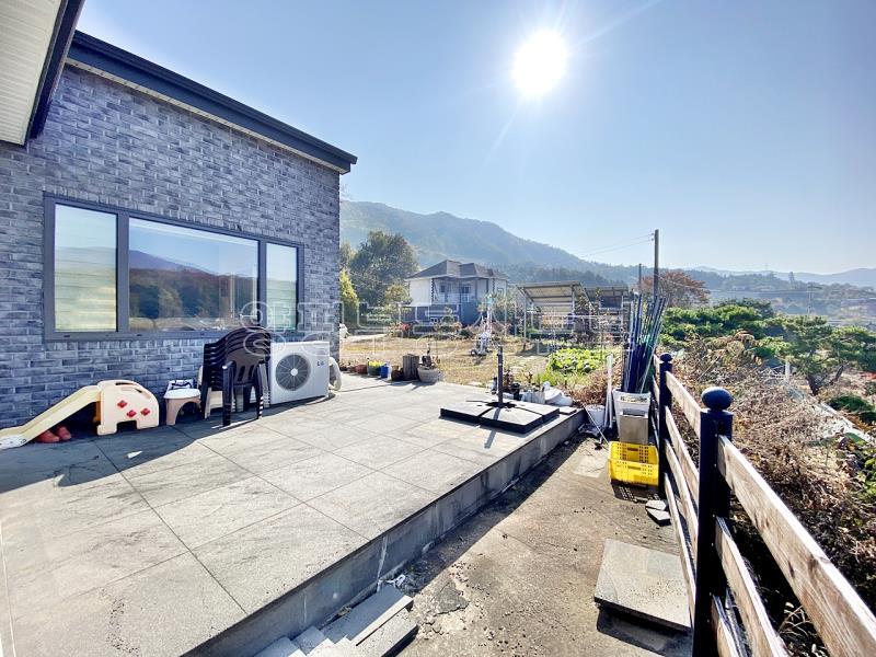 300여평의 넓은 땅에 직영으로 잘지은 단층의 햇살 좋은 전원주택_24