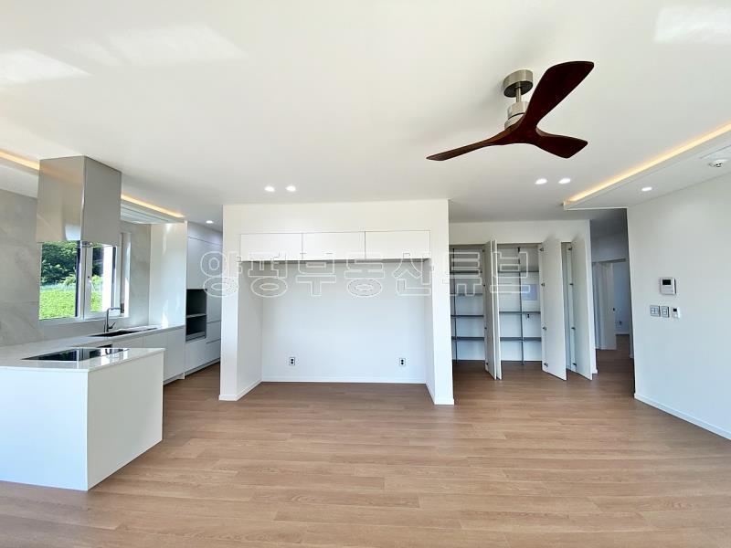 떠오르는 아침 햇살을 풍요롭게 받아 평온한 삶을 누릴 수 있는 잘지은 단층 전원주택_6