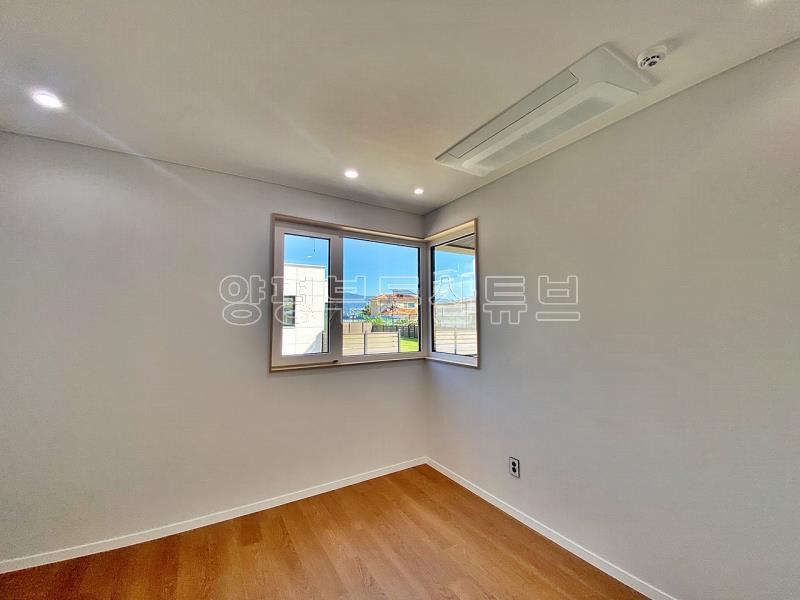 떠오르는 아침 햇살을 풍요롭게 받아 평온한 삶을 누릴 수 있는 잘지은 단층 전원주택_15