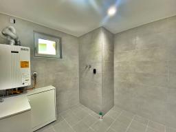 떠오르는 아침 햇살을 풍요롭게 받아 평온한 삶을 누릴 수 있는 잘지은 단층 전원주택_썸네일_18